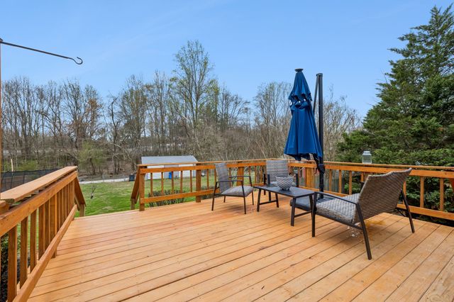 1027 Mulberry St, Burns, TN 37029