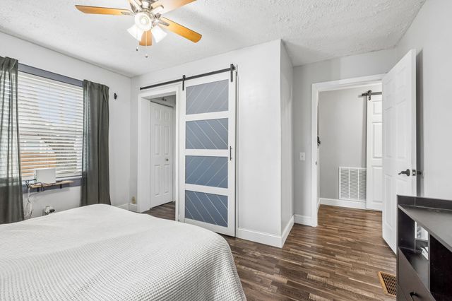 1027 Mulberry St, Burns, TN 37029