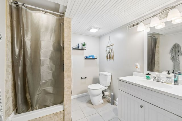 1027 Mulberry St, Burns, TN 37029