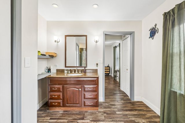 1027 Mulberry St, Burns, TN 37029