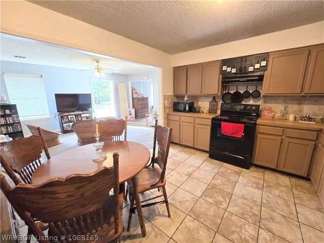 107 Ellis Loop, Pocola, OK 74902