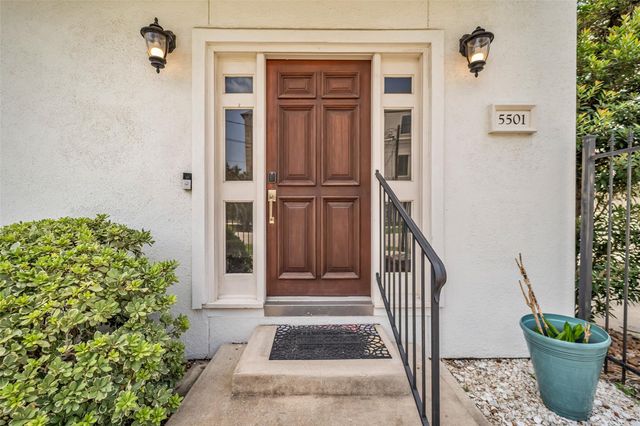 5501 Petty Street, Houston, TX 77007