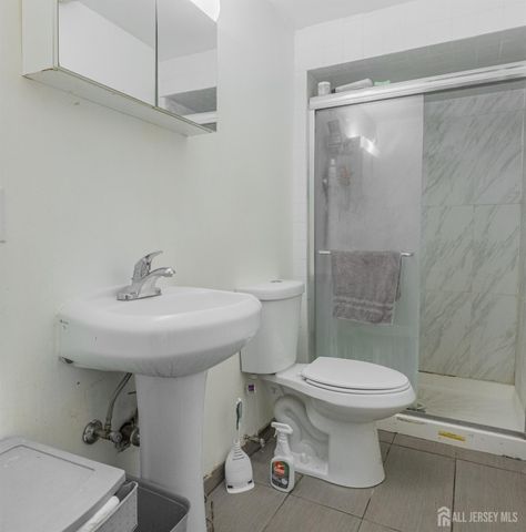 2393 Steuben St, Union Twp, NJ 07083