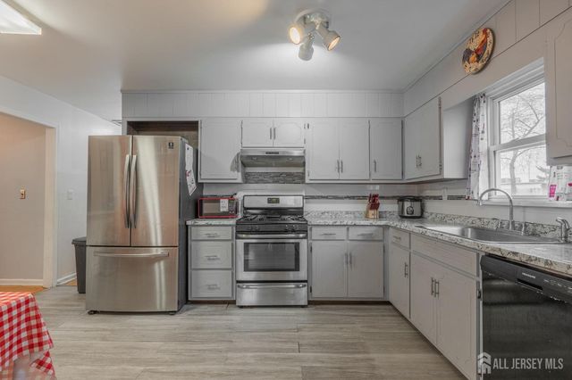 2393 Steuben St, Union Twp, NJ 07083