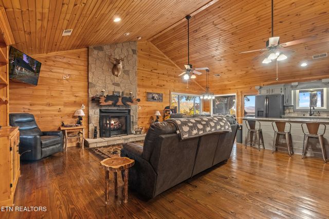 714 Shell Mountain Rd, Sevierville, TN 37876