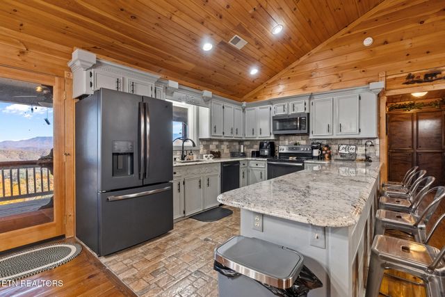 714 Shell Mountain Rd, Sevierville, TN 37876