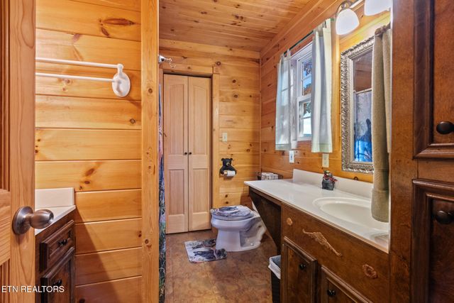 714 Shell Mountain Rd, Sevierville, TN 37876