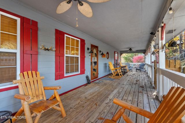 714 Shell Mountain Rd, Sevierville, TN 37876