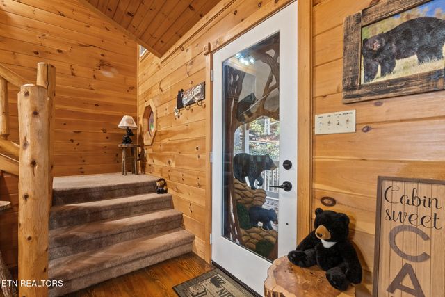 714 Shell Mountain Rd, Sevierville, TN 37876