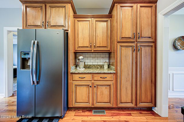 454 Cedar Creek Rd, Louisville, KY 40229