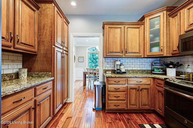 454 Cedar Creek Rd, Louisville, KY 40229