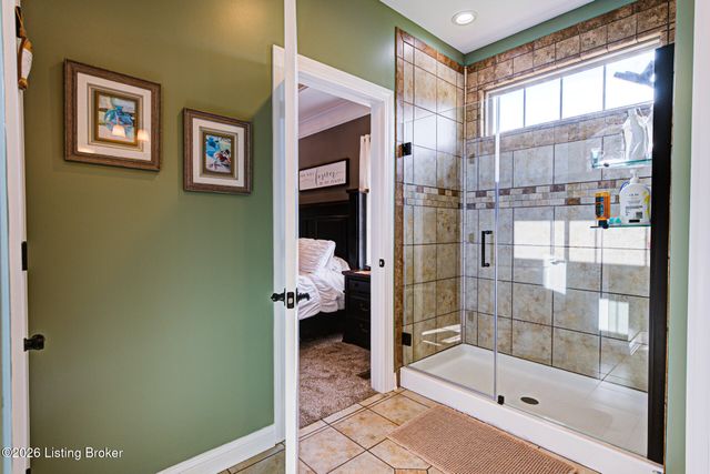 454 Cedar Creek Rd, Louisville, KY 40229