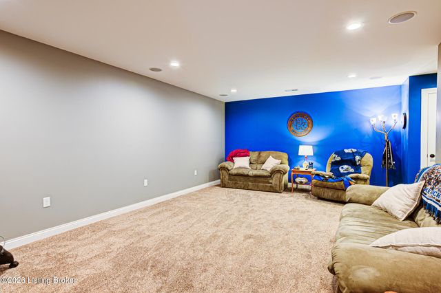 454 Cedar Creek Rd, Louisville, KY 40229