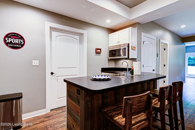 454 Cedar Creek Rd, Louisville, KY 40229