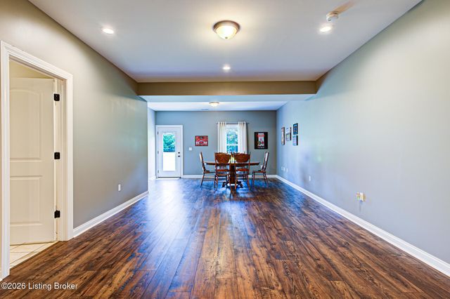 454 Cedar Creek Rd, Louisville, KY 40229