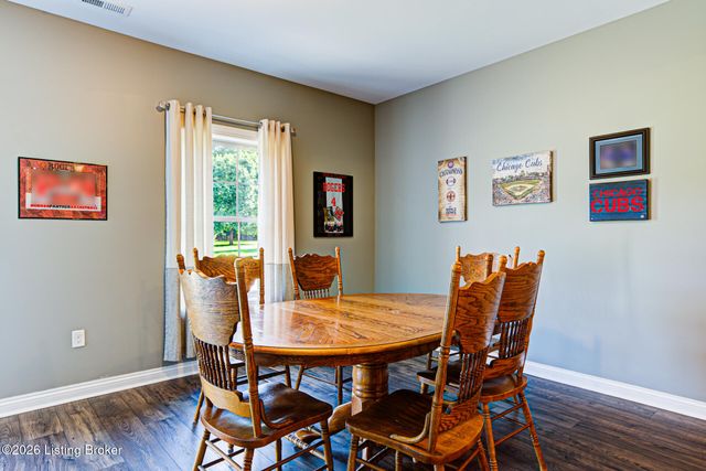 454 Cedar Creek Rd, Louisville, KY 40229