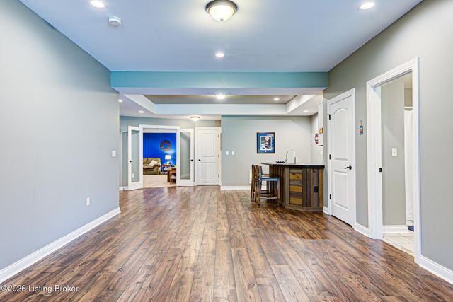 454 Cedar Creek Rd, Louisville, KY 40229