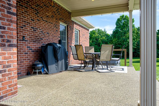 454 Cedar Creek Rd, Louisville, KY 40229