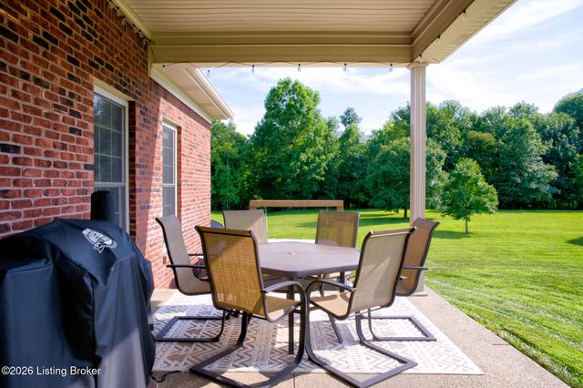 454 Cedar Creek Rd, Louisville, KY 40229