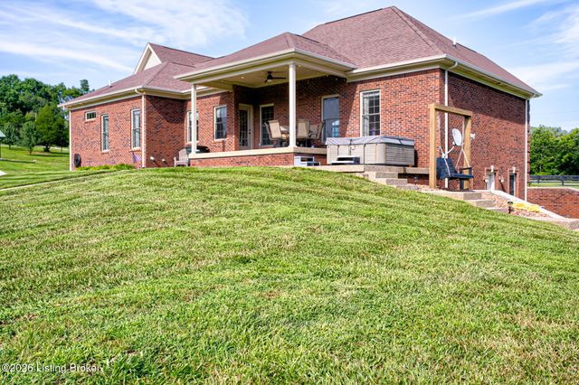 454 Cedar Creek Rd, Louisville, KY 40229