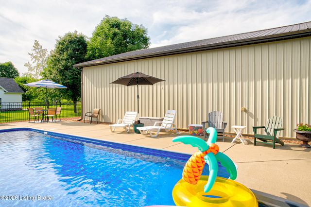 454 Cedar Creek Rd, Louisville, KY 40229