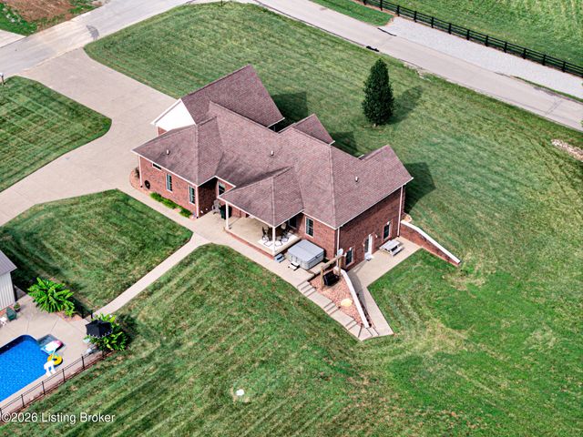 454 Cedar Creek Rd, Louisville, KY 40229