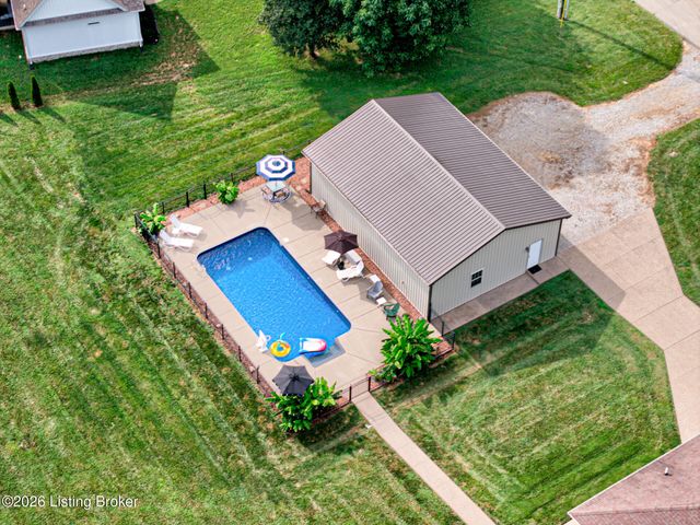 454 Cedar Creek Rd, Louisville, KY 40229