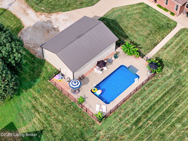 454 Cedar Creek Rd, Louisville, KY 40229