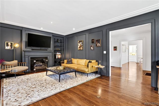 3 Clarendon Place, Buffalo, NY 14209