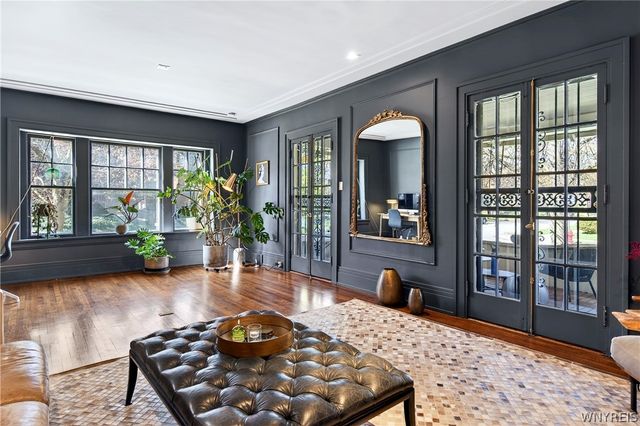 3 Clarendon Place, Buffalo, NY 14209