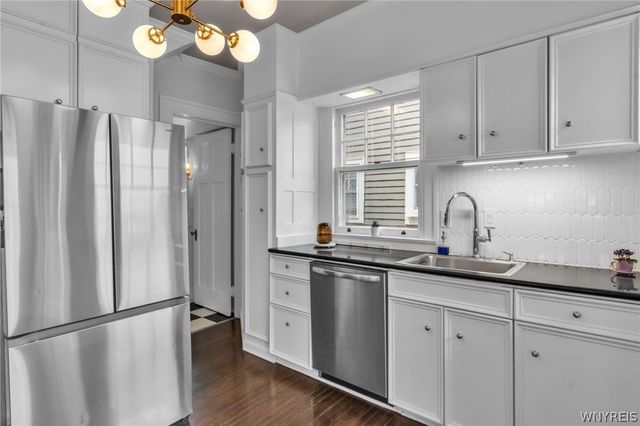 3 Clarendon Place, Buffalo, NY 14209