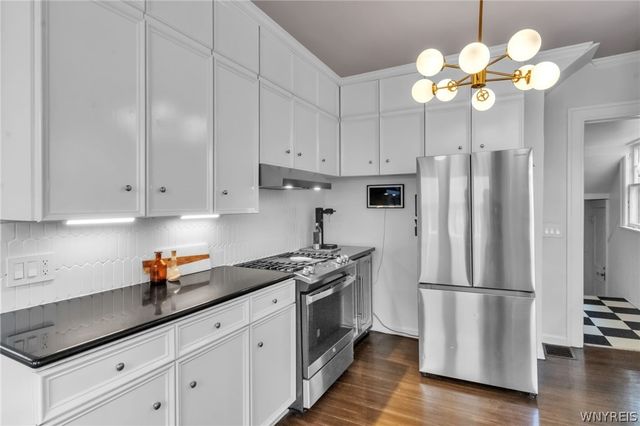 3 Clarendon Place, Buffalo, NY 14209