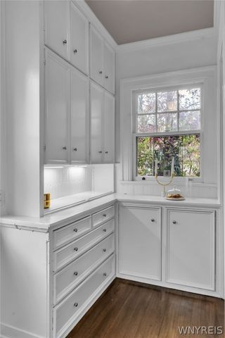 3 Clarendon Place, Buffalo, NY 14209