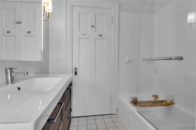 3 Clarendon Place, Buffalo, NY 14209