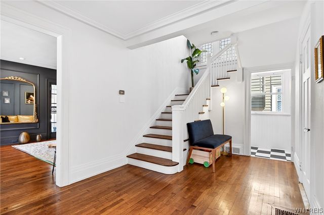 3 Clarendon Place, Buffalo, NY 14209