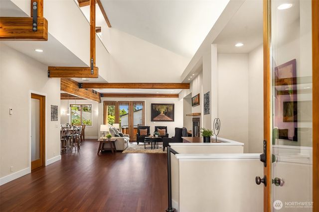 543 N 83rd Street, Seattle, WA 98103