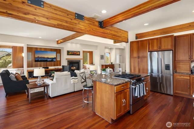 543 N 83rd Street, Seattle, WA 98103