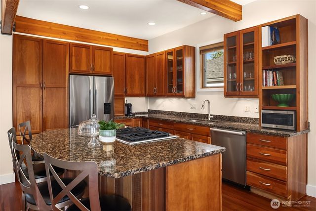 543 N 83rd Street, Seattle, WA 98103