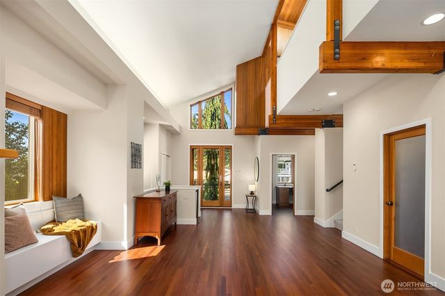 543 N 83rd Street, Seattle, WA 98103