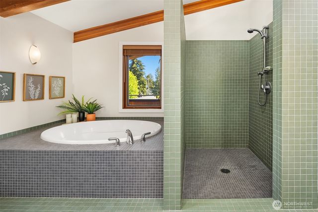 543 N 83rd Street, Seattle, WA 98103