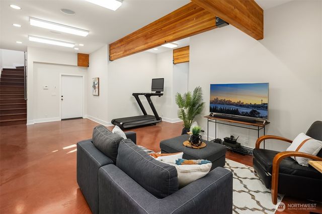 543 N 83rd Street, Seattle, WA 98103