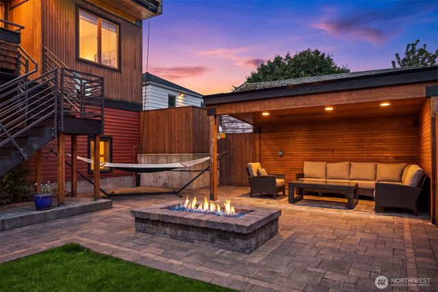 543 N 83rd Street, Seattle, WA 98103