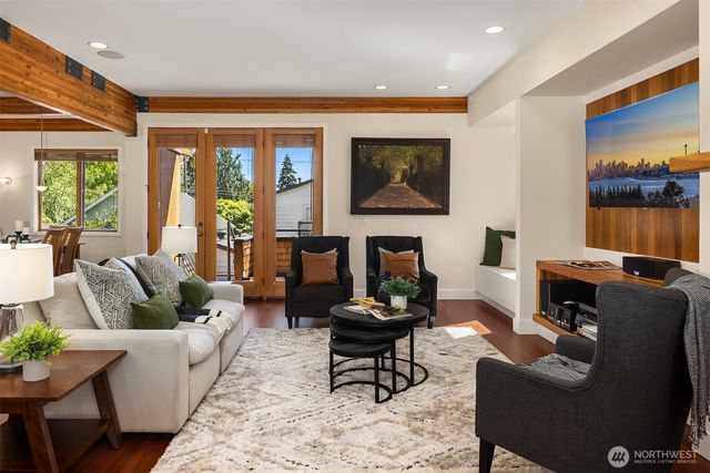 543 N 83rd Street, Seattle, WA 98103