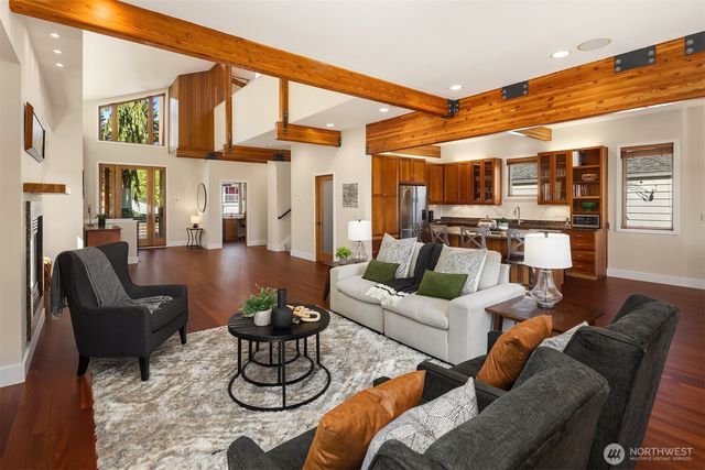 543 N 83rd Street, Seattle, WA 98103