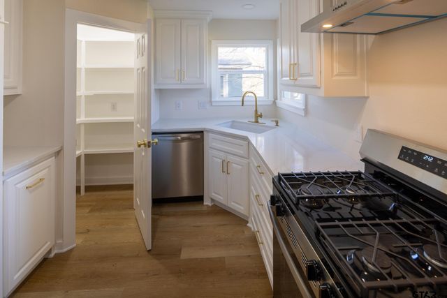 912 S Palmer Ave, Tyler, TX 75701