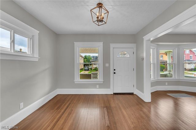 4411 Gamma Avenue, Newburgh Heights, OH 44105