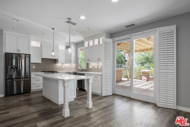 4701 Luna Court, Calabasas, CA 91302