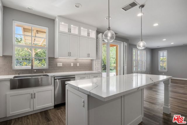 4701 Luna Court, Calabasas, CA 91302
