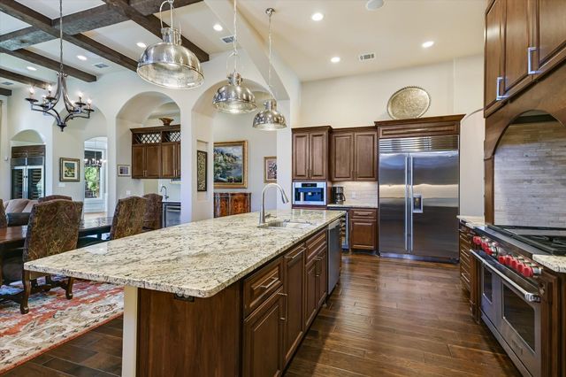 8225 Carranzo DR, Austin, TX 78735