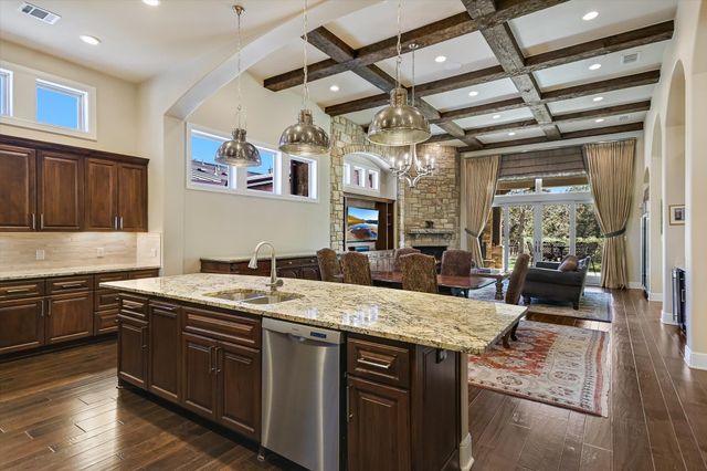 8225 Carranzo DR, Austin, TX 78735